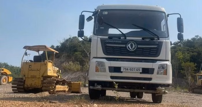 Để mỏ sớm vận hành, doanh nghiệp chấp nhận làm theo hướng dẫn của Sở nhưng vẫn kiên trì khiếu nại để bảo vệ quyền lợi.