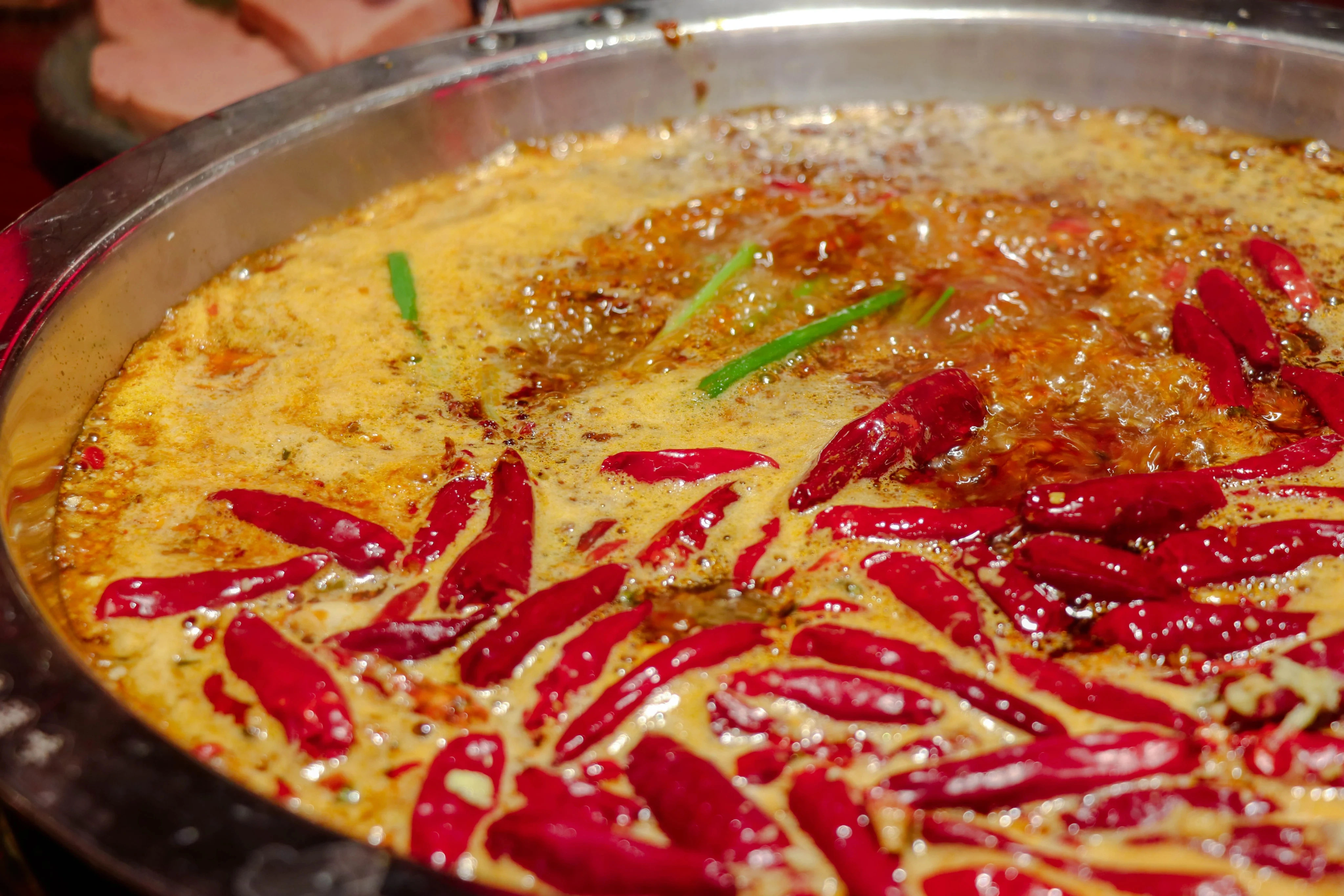 Thành Đô không chỉ là điểm đến du lịch mà còn là một "phòng thí nghiệm" kinh tế F&B khổng lồ. (Ảnh: SCMP)