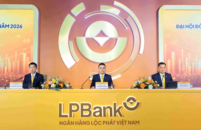Đại hội đồng cổ đông LPBank năm 2026 thông qua kế hoạch chi trả cổ tức và mục tiêu lợi nhuận gần 15.000 tỷ đồng. Ảnh: Ban tổ chức.
