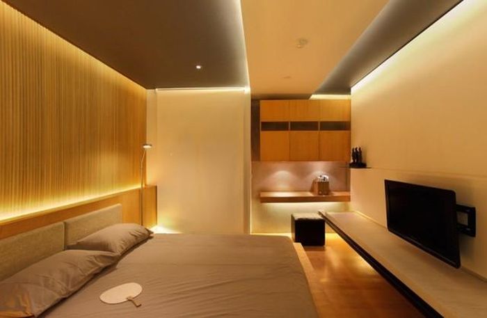 Bố trí đèn ngủ theo hướng giường chính là yếu tố quan trọng nhất trong phong thủy.