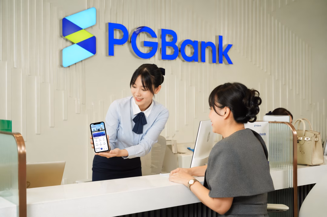 Nền tảng Omni-channel của PGBank giúp khách hàng thực hiện giao dịch xuyên suốt từ Web đến Mobile App mà không bị gián đoạn. Ảnh: PGBank