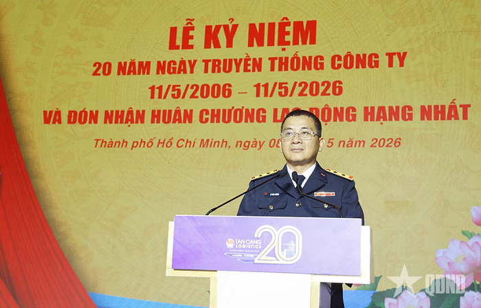 Trung tá Lê Văn Cường, Giám đốc Công ty TCL trình bày diễn văn kỷ niệm.